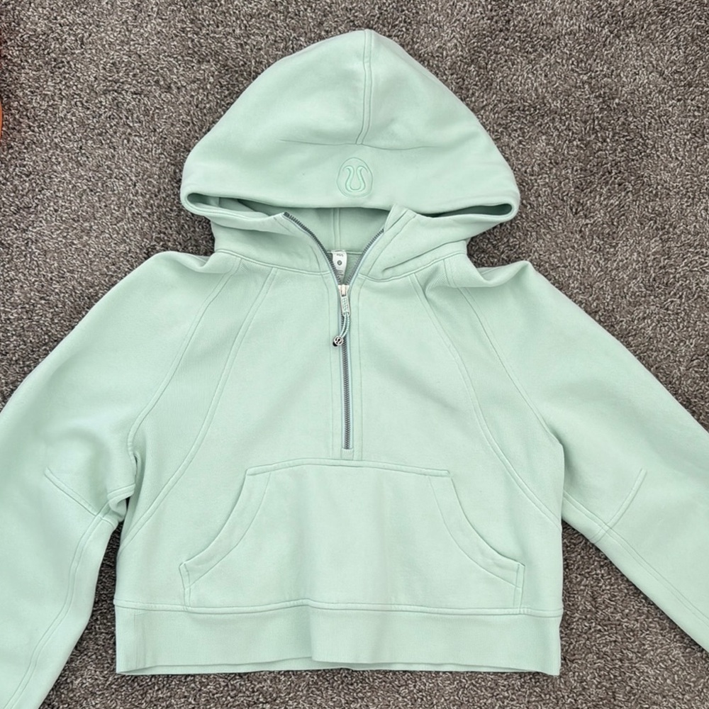 Lululemon Cropped Scuba